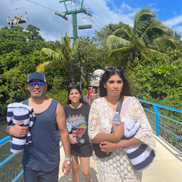 Meet your Posher, Nabila - Picture 1 of 1